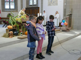 Familiengottesdienst zum Erntedankfest (Foto: Karl-Franz Thiede)